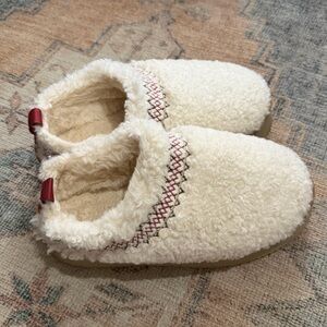 Cozy Cream Fleece Slippers with Red Accents